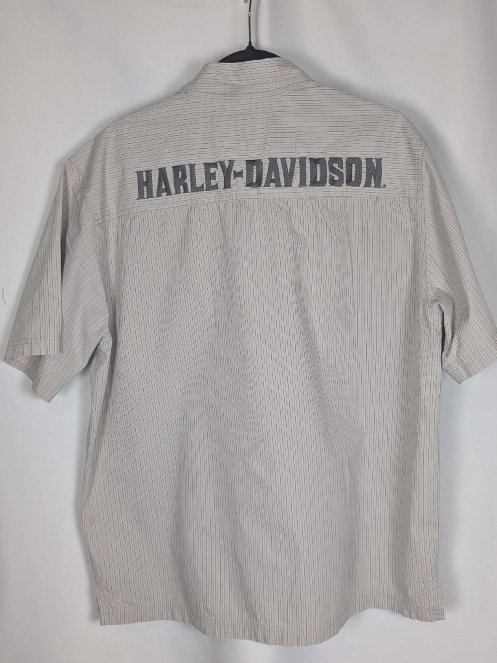 Harley Davidson Men's Size L Embroidered Grey Short Sleeve Button Down Shirt